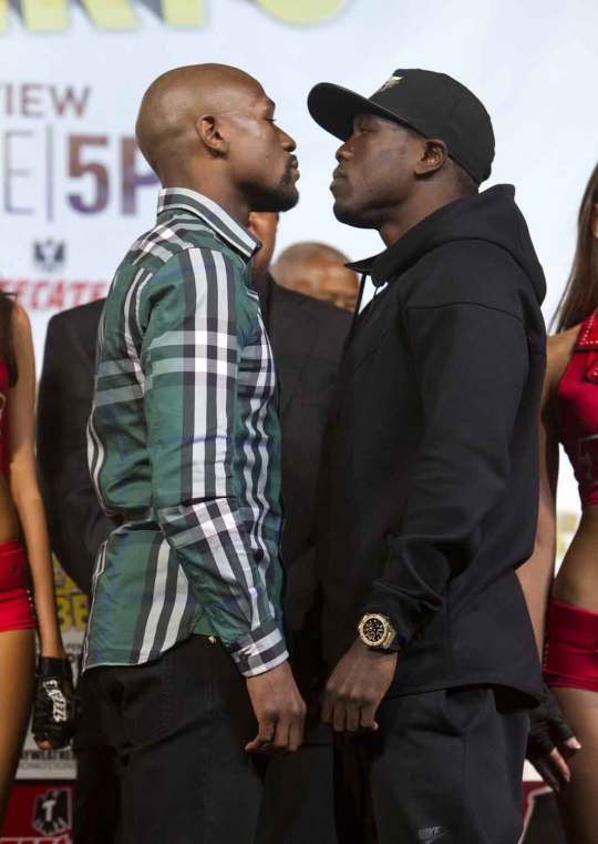 Gaya Floyd Mayweather jelang duel lawan Andre Berto