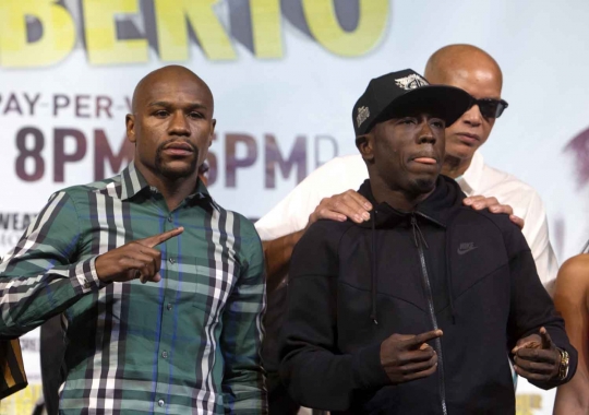 Gaya Floyd Mayweather jelang duel lawan Andre Berto