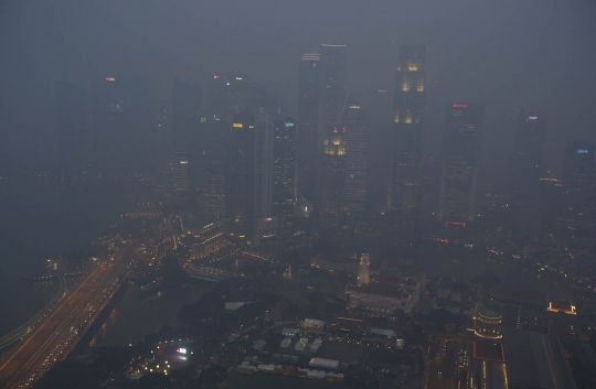 Beginilah pemandangan kabut asap semakin tebal selimuti Singapura