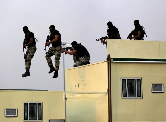 Aksi latihan pengamanan militer Arab Saudi jelang puncak haji