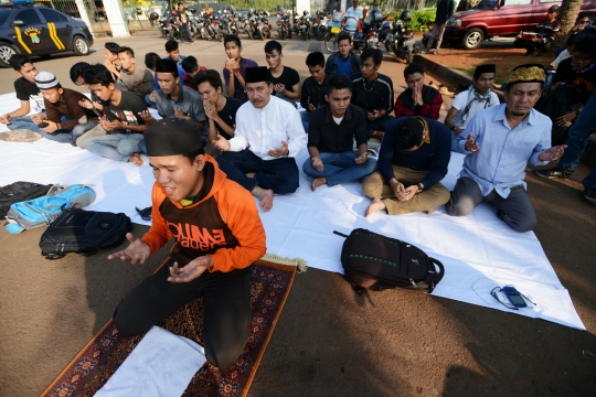 Masyarakat Riau gelar salat minta hujan di depan Istana Negara