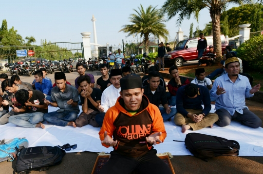 Masyarakat Riau gelar salat minta hujan di depan Istana Negara