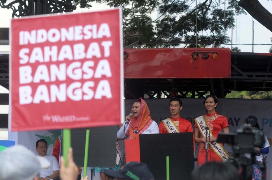 Kemeriahan peringatan Hari Perdamaian Dunia di Balai Kota Jakarta