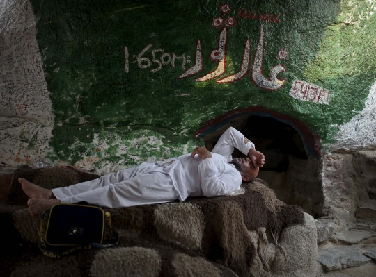 Berdoa di Jabal Thawr, tempat sembunyi Rasulullah dari orang Quraisy