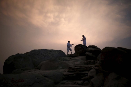 Berdoa di Jabal Thawr, tempat sembunyi Rasulullah dari orang Quraisy