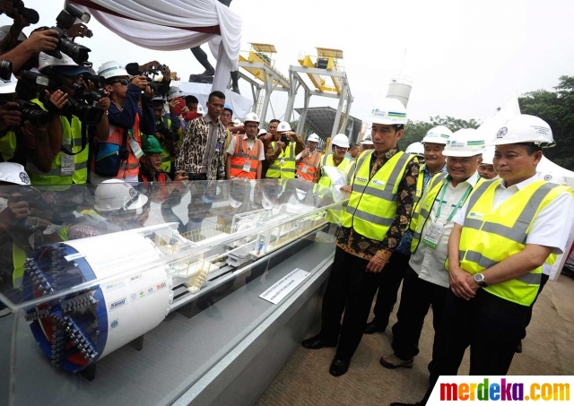 Foto Jokowi resmikan pengeboran terowongan MRT merdeka com