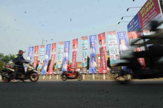 Baliho calon Wali Kota Tangsel mulai bertebaran di pinggir jalan