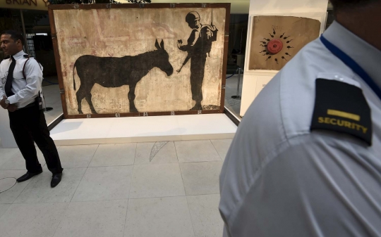 Mural pada tembok pemisah Palestina-Israel dilelang miliaran rupiah