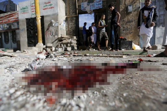 Serangan bom hantam masjid di Yaman, 29 jemaah salat Id tewas