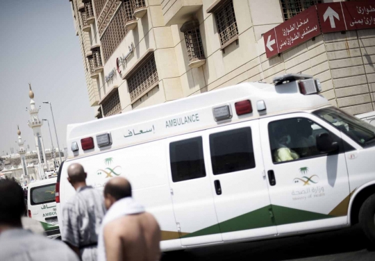 Kesibukan ambulans mondar-mandir evakuasi jemaah haji di Mina