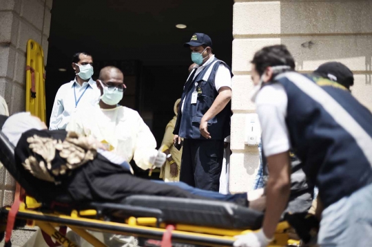 Kesibukan ambulans mondar-mandir evakuasi jemaah haji di Mina