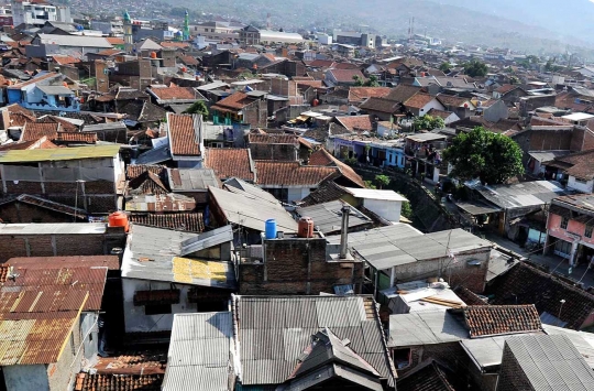 Ini kampung di Bandung yang jadi salah satu terpadat di dunia