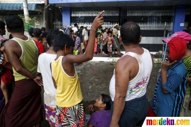 Foto : Potret pembagian daging hewan kurban di Myanmar 