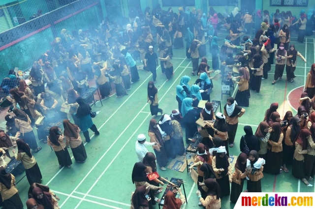 Foto : Nyate massal di Pondok Pesantren Asshiddiqiah 