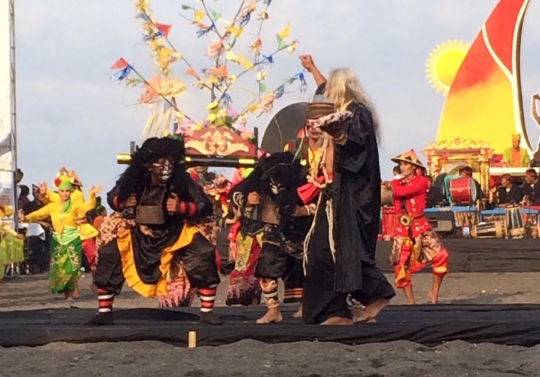 'Podo Nonton' Gandrung Sewu, drama pembantaian rakyat Blambangan