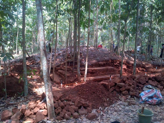 Ini candi diduga peninggalan Mataram kuno abad ke-10