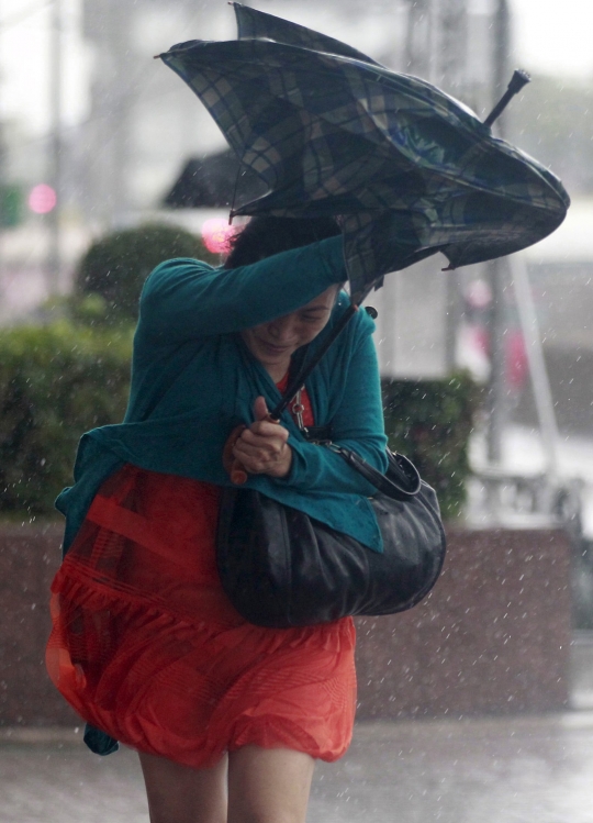 Kepanikan warga Taiwan dihantam Topan Dujuan