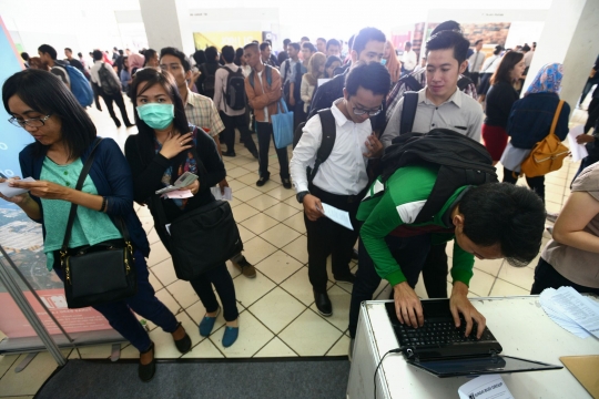 Geliat pencari kerja serbu Job For Career 2015