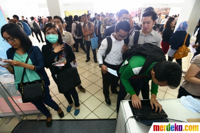 Foto : Geliat pencari kerja serbu Job For Career 2015 