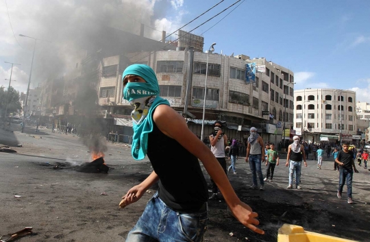 Bentrokan Israel dengan warga sipil Palestina semakin panas