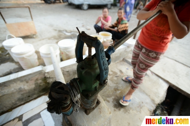 Foto : Pompa dragon jadi andalan warga Waduk Melati saat 