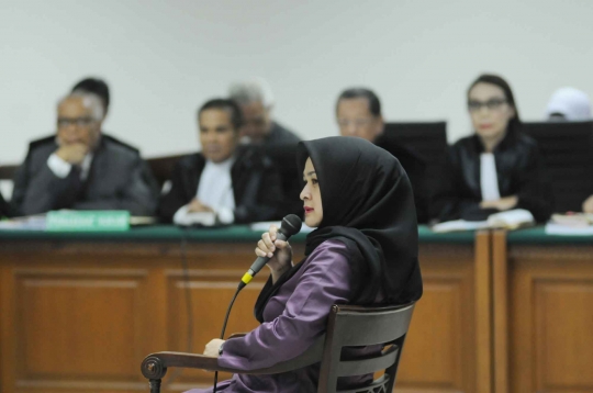 Kesaksian istri muda Gubernur Gatot di sidang OC Kaligis
