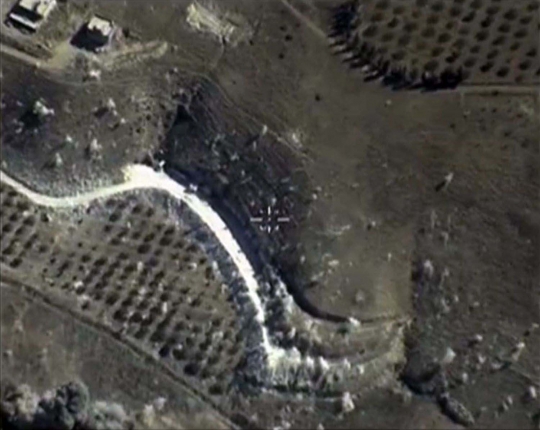 Pandangan udara serangan pertama Rusia di markas ISIS