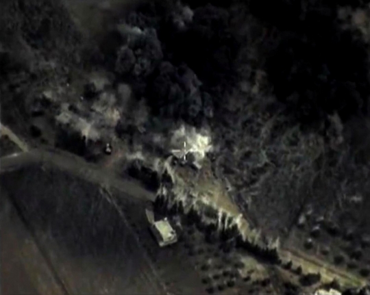 Pandangan udara serangan pertama Rusia di markas ISIS