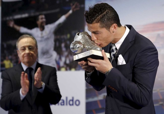 Cetak gol terbanyak, Cristiano Ronaldo raih penghargaan