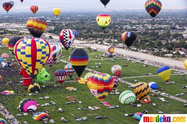 Foto : Seru dan meriahnya festival balon udara di USA 