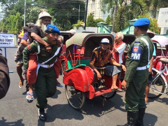 HUT TNI ke-70, Kopral Subagyo kembali beraksi