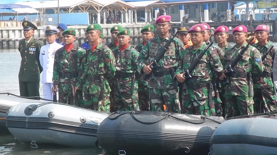 Melihat suasana peringatan HUT TNI ke-70 di Cilacap