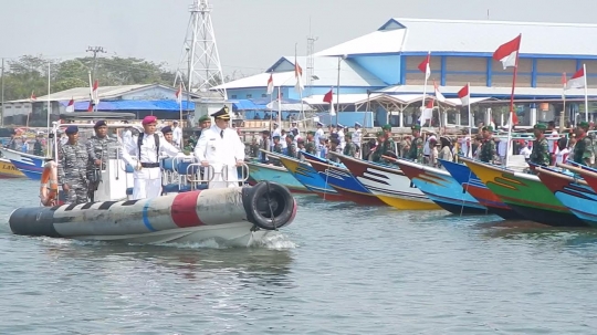 Melihat suasana peringatan HUT TNI ke-70 di Cilacap