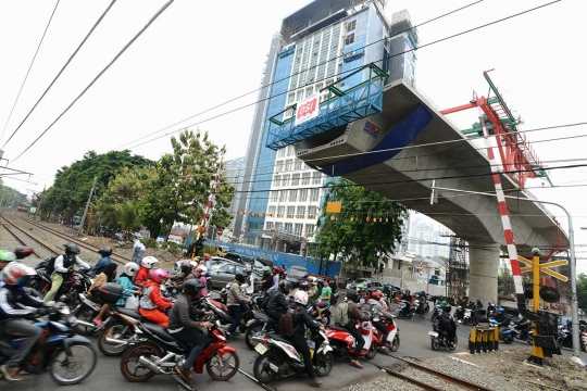 Perlintasan kereta api Patal Senayan akan ditutup permanen