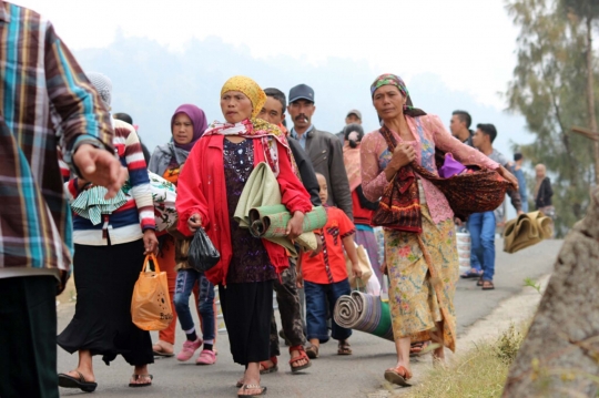 Masyarakat Suku Tengger rayakan Hari Raya Karo
