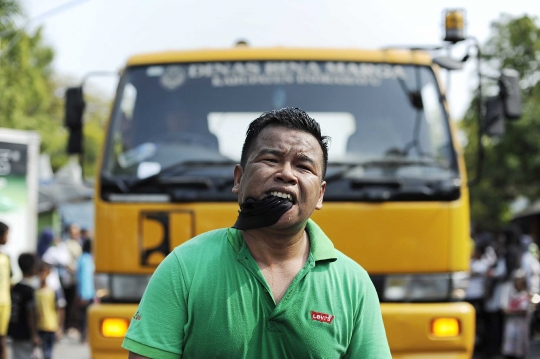 Luar biasa, pria asal Bandung ini punya gigi berkekuatan super