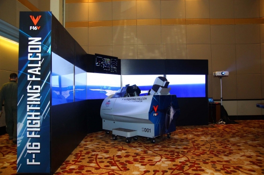 Amerika Serikat pamer kecanggihan F-16 Viper lewat simulator