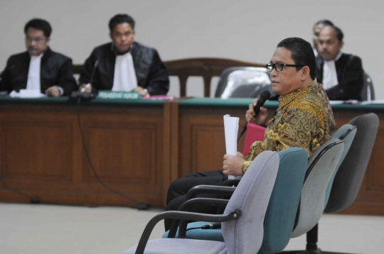 Pengacara Rudy Alfonso bersaksi di sidang Amir Hamzah