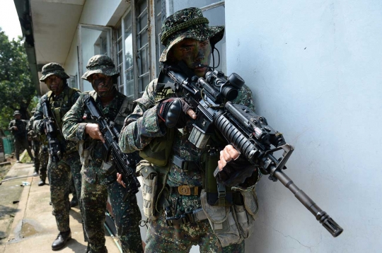 Melihat kekuatan tempur militer Filipina latihan bareng AS