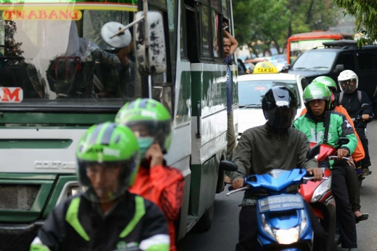 Ojek online semakin marak, peminat angkutan umum turun drastis