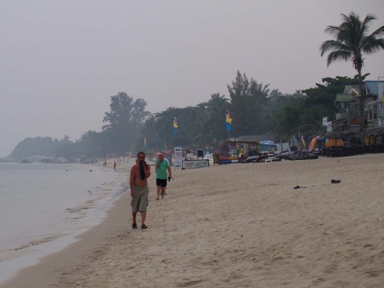 Pekatnya kabut asap Indonesia yang selimuti Phuket