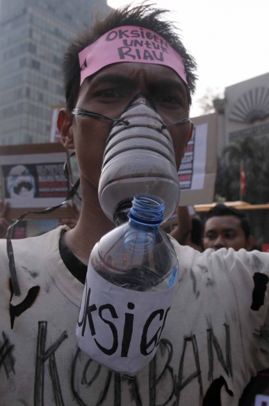 Jurnalis lintas media gelar aksi sejuta masker di Bundaran HI