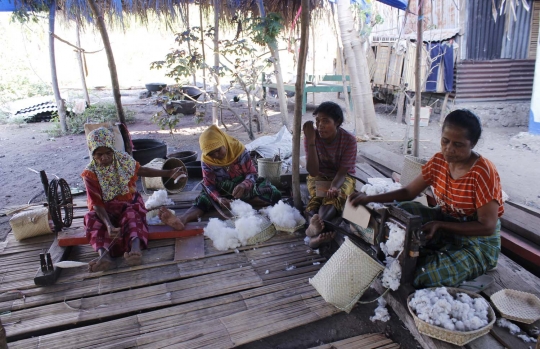 Melihat lebih dekat proses pembuatan tenun ikat Gunung Mako