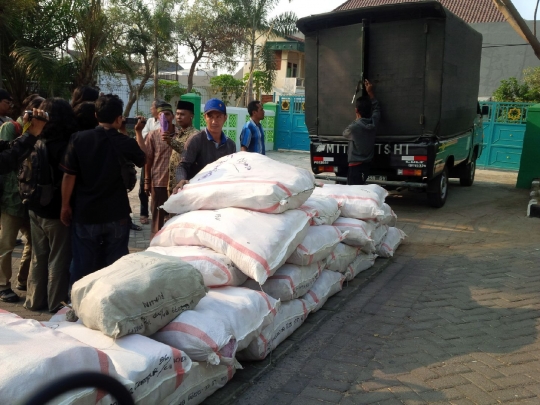 Ini wujud sandal berlafaz Allah bikin heboh warga Surabaya