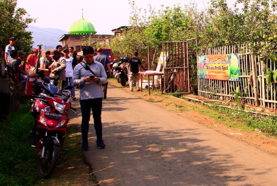 Beragrowisata ke kebun apel di Kota Batu