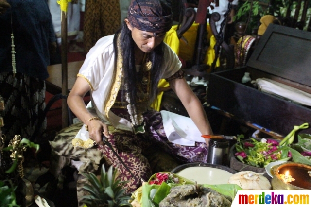 Foto : Mengintip prosesi jamasan pusaka Nusantara jelang 1 