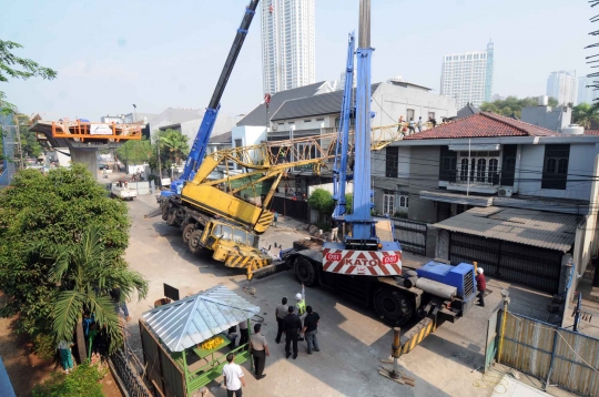 Ini crane proyek JLNT Tendean-Cileduk yang roboh di Kebayoran Baru