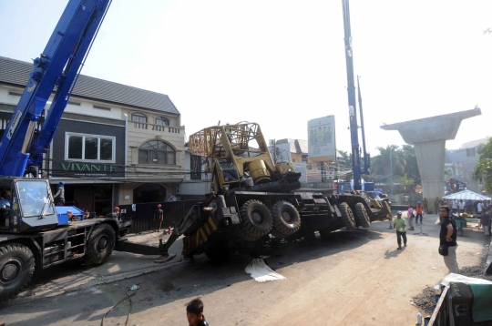 Ini crane proyek JLNT Tendean-Cileduk yang roboh di Kebayoran Baru