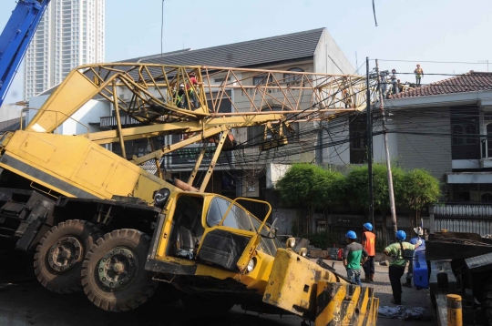 Ini crane proyek JLNT Tendean-Cileduk yang roboh di Kebayoran Baru