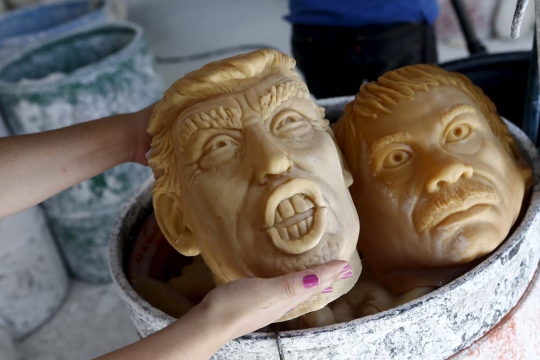 Topeng El Chapo dan Donald Trump siap semarakkan Halloween